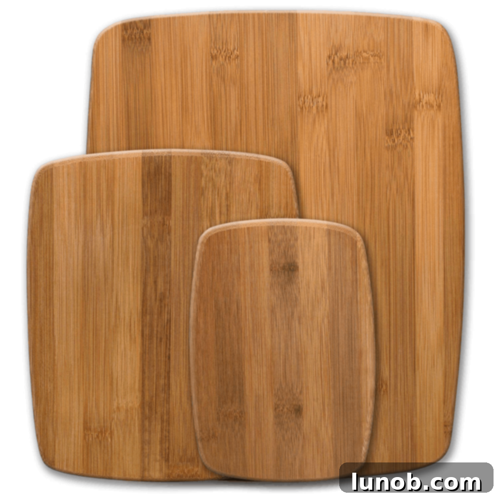 Set of 3 different sized wooden cutting boards