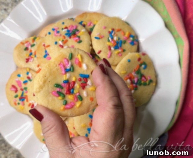 Befanini: La Befana's Traditional Italian Epiphany Cookies 6 A tray of freshly baked and decorated Befanini cookies.