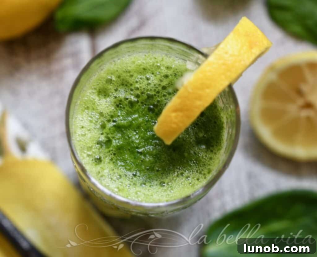 Refreshing Green Detox Smoothie with Pineapple, Spinach, and Ginger for a Healthy Cleanse