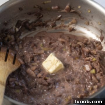 Braised Chicken Thighs with Red Wine and Fennel 8 red wine and fennel sauce
