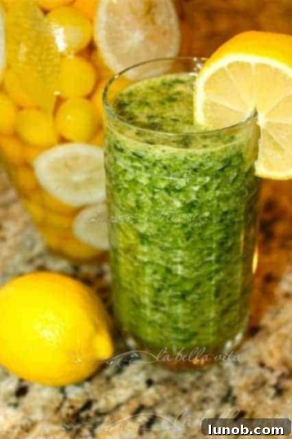 Spinach Pineapple and Ginger Super DeTox Smoothie