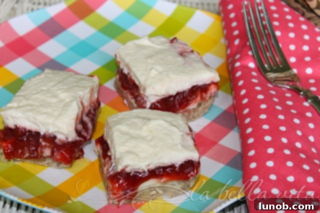 Strawberry rhubarb bars with cream cheese