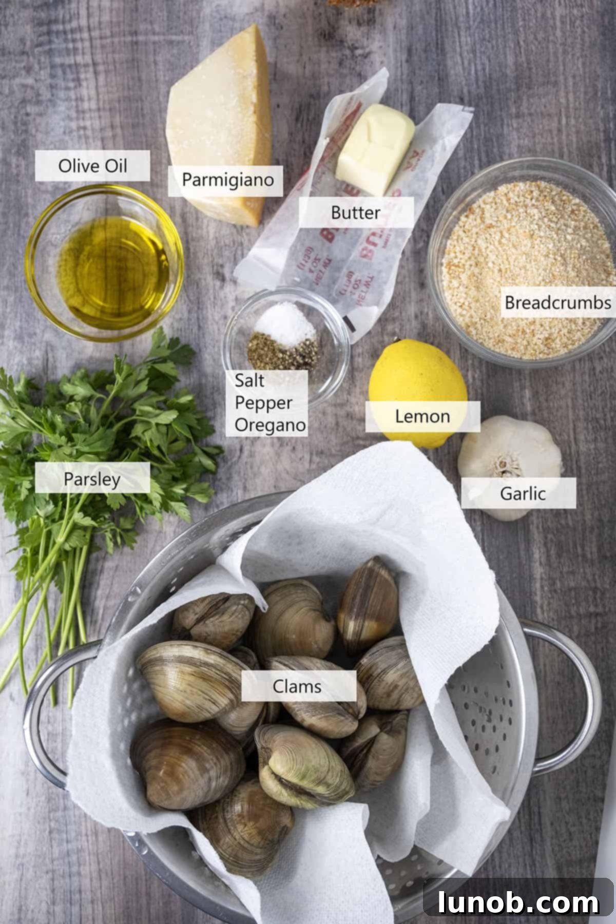 Classic Italian Stuffed Clams 3 Ingredients for the recipe.