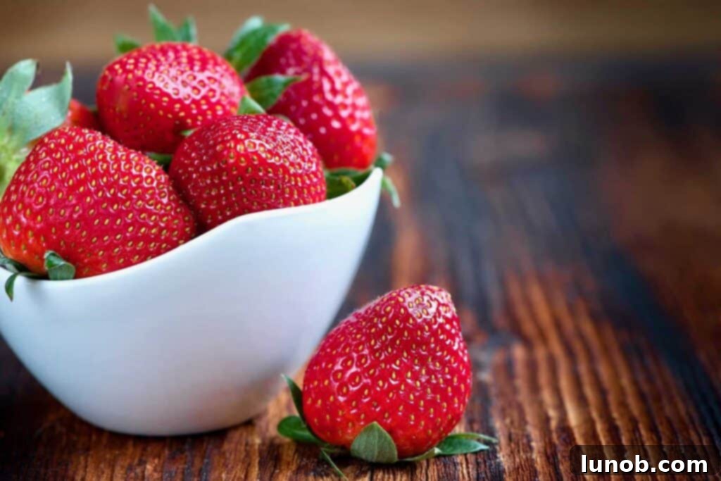 Fresh strawberries in a bowl