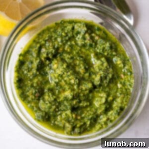 Artisan Pistachio Pesto 8 Pistachio pesto in a bowl