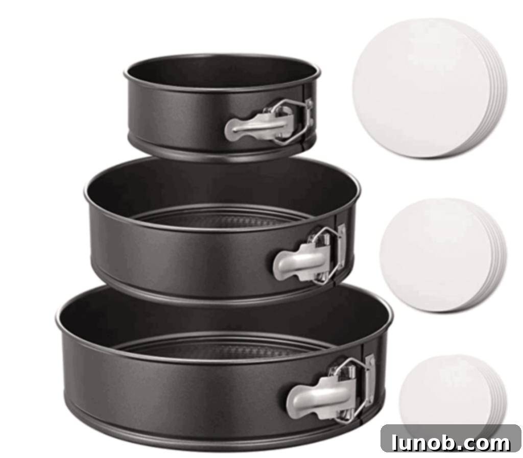Set of 3 springform pans for baking cheesecakes and cakes