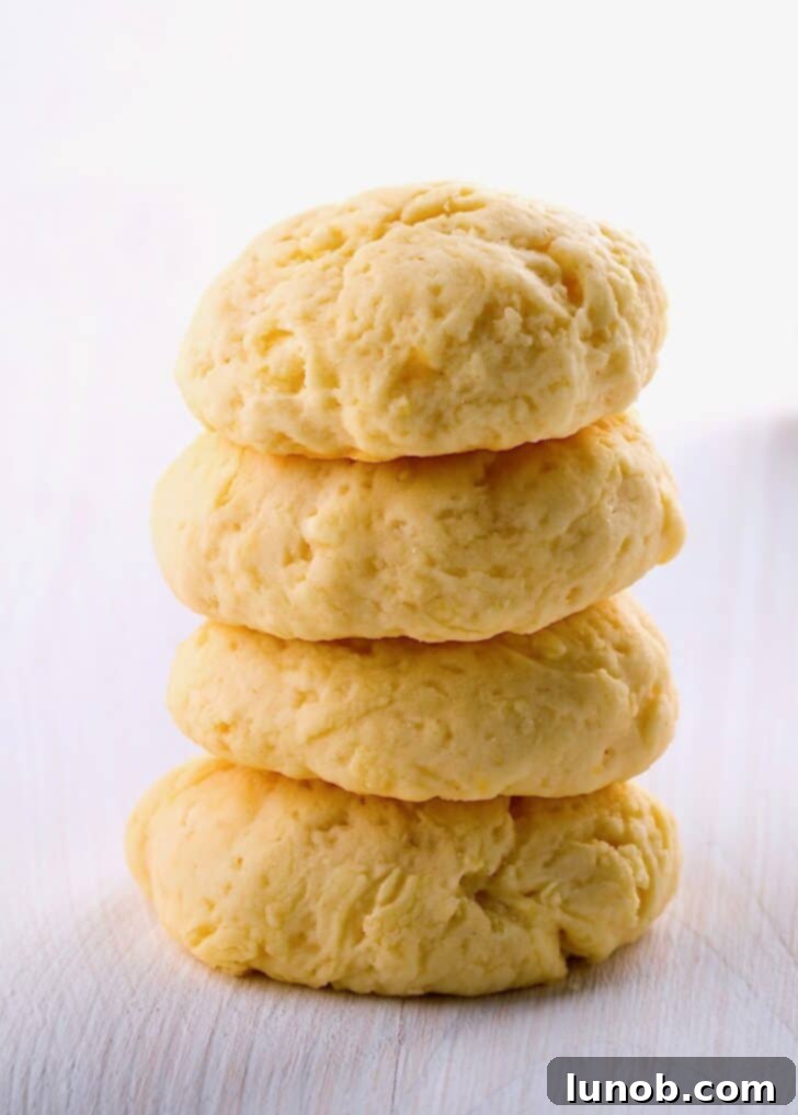 Limoncello Dokunuşlu Limonlu Ricotta Kurabiyeleri 11 Unglazed lemon ricotta cookies, showing their soft and pillowy texture