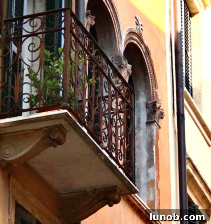 Window style in Verona featuring Moorish influences